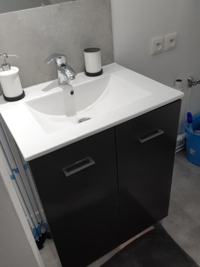 Elbeuf Studio Combles Chambre Separee Wifi Sweet Home Bagian luar foto